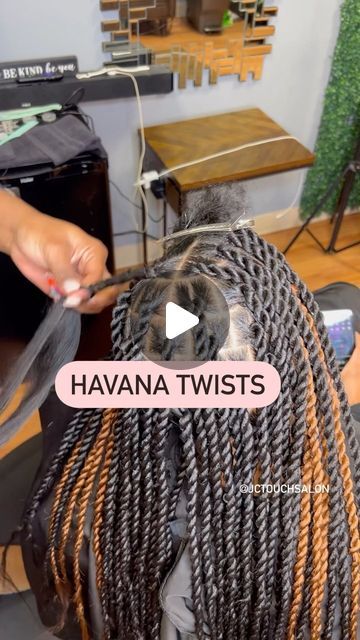 Medium Twist Braids Hairstyles, Medium Havana Twist, Havana Twist Tutorial, Senegalese Twists With Curls, Cuban Twist Hairstyles, Cuban Twists, Havana Twist Styles, Medium Twist Braids, Havana Braids