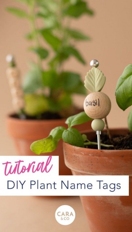 Name Tags For Plants, Diy Plant Tags Ideas, Diy Plant Identification Tags, Diy Plant Picks, Diy Plant Labels For Garden, Charms For Plants, Diy Name Tags For Work, Diy Plant Name Tags, Plant Tags Ideas