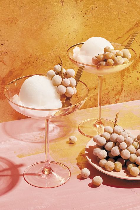 Two coupe glasses filled with white sorbet and garnished with frozen grapes. Fettucine Alfredo Recipe, Cleanser Recipe, Champagne Sorbet, Tempura Recipe, Fried Chicken Cutlets, Sorbet Recipe, Moist Chicken, Frozen Grapes, Palate Cleanser