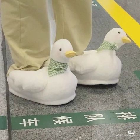 Stuffy Pattern, Crochet Stuffy, Duck Slippers, Dr Shoes, Cute Slippers, Duck Duck, Aesthetic Shoes, Swag Shoes, Silica Gel