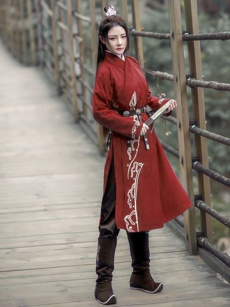 Samurai Inspired Outfit, Modern Traditional Japanese Clothing, Asian Fantasy Clothing, Red Warrior Outfit, Chinese Warrior Outfit, Fantasy Japanese Clothing, Winter Hanfu, Hanfu Women, Chinese Outfit