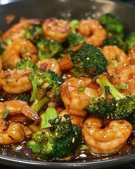 Shrimp and Broccoli Stir Fry in Garlic Sauce Shrimp Broccoli Stir Fry, Recipes Shrimp, Shrimp Stir Fry, Shrimp And Broccoli, Broccoli Stir Fry, Diet Recipes Easy, Cajun Cooking, Baked Vegetables, Salad With Sweet Potato