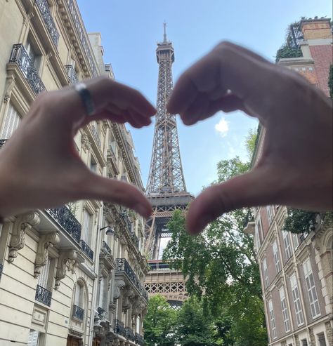 Aesthetic Paris Couple, Love In France Aesthetic, Paris Lovers Aesthetic, Couples Paris Aesthetic, Paris Relationship Aesthetic, Paris Aesthetic Boyfriend, France Love Aesthetic, Paris With Him, France Couple Aesthetic