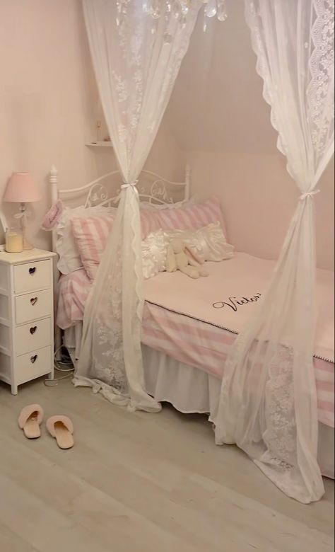 Coquette Room Inspo Pink, Pink Room Coquette, Coquette Bed Canopy, White Coquette Bedroom, Coquette Room Aesthetic Pink Small Rooms, Simple Coquette Bedroom, Room Decor Bedroom Coquette, Coquette Room Vanity, Couqutte Room Ideas