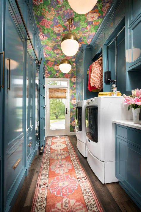 Traditional Laundry Room, Laundry Room Wallpaper, Laundry Room Renovation, Laundry Room Cabinets, Laundry Room Inspiration, Laundry Room Remodel, Laundry Closet, Small Laundry Rooms, Blue Cabinets