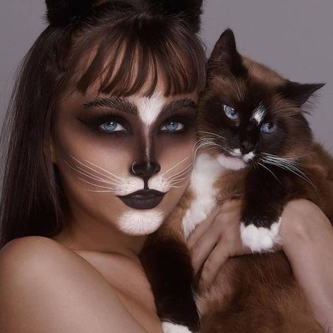 Cat Wiskers Makeup, Halloween Face Looks, Calico Cat Makeup, Realistic Cat Makeup, Cat Nose Makeup, White Cat Makeup, Coffee Eyeshadow, Animal Makeup Looks, Halloween Face Art