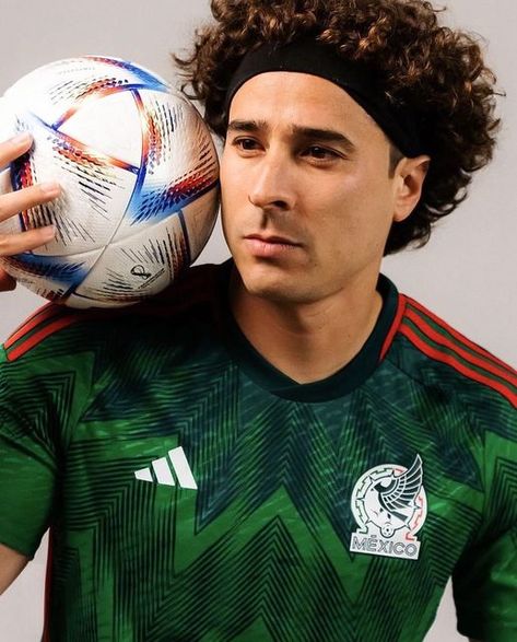 Ochoa Pfp, Pfp Soccer, Soccer Pfp, Football Pfp, Mexico Team, Memo Ochoa, Soccer Highlights, Football Fever, Mexico Soccer