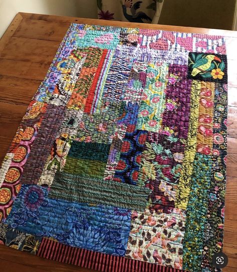 Kantha Patchwork Quilt, Hand Quilting Designs, Boro Stitching, Positive Feelings, African Quilts, Crochet Table Runner Pattern, Scrap Fabric Crafts, Scrappy Quilt Patterns, Crazy Patchwork