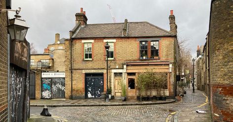 Photography Degree, London Walking Tours, Victorian Street, 19th Century London, London Docklands, East End London, Columbia Road, Victorian London, Bethnal Green