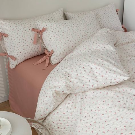 Amazon.com: Cotton Floral Duvet Cover Sets Twin Pink White Floral Bedding Sets Chic Flower Branches Floral Comforter Cover Vintage Aesthetic Bedding Sets for Kids Girls 1 Floral Duvet Cover with 2 Pillowcases : Home & Kitchen Floral Print Bedding, Striped Duvet Covers, Floral Duvet Cover, White Duvet Covers, Fitted Bed Sheets, White Duvet, Floral Duvet, Cotton Bedding Sets, Duvet Cover Pattern