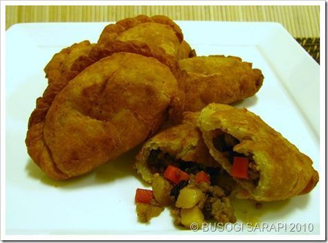 Love the dough recipe for these Filipino Empanadas, nice and buttery Filipino Empanada, Pork Empanadas, Philippines Recipes, Filipino Recipe, Baking Substitutes, Month Of March, Filipino Desserts, Empanadas Recipe, Pinoy Food