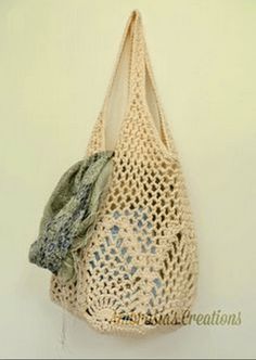 Pineapple Market Bag Free Crochet Pattern + 9 other free pineapple stitch crochet patterns Tote Crochet, Crochet Market, Crochet Shell Stitch, Crochet Bag Pattern Free, Pineapple Crochet, Bag Pattern Free, Crochet Market Bag, Crochet Diy, Crochet Free