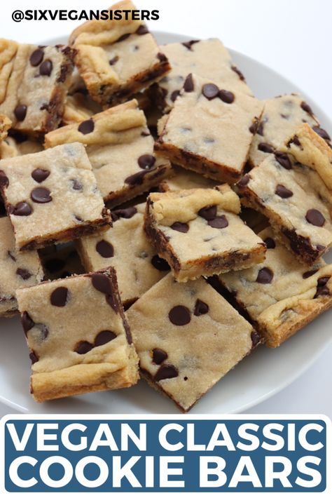 Caramel Chocolate Chip Cookies, Vegan Cookie, Vegan Baking Recipes, Chocolate Chip Bars, Vegan Bar, Vegan Chocolate Chip Cookies, Chocolate Chip Cookie Bars, Party Dishes, Cookie Bar Recipes