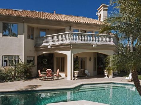 paris hilton.. Paris Hilton House, Celebrity Interiors, Celebrity House, Beverly Hills Houses, Hilton Hotels, Mediterranean Style Homes, Modeling Career, Paris Hilton, Mediterranean Style