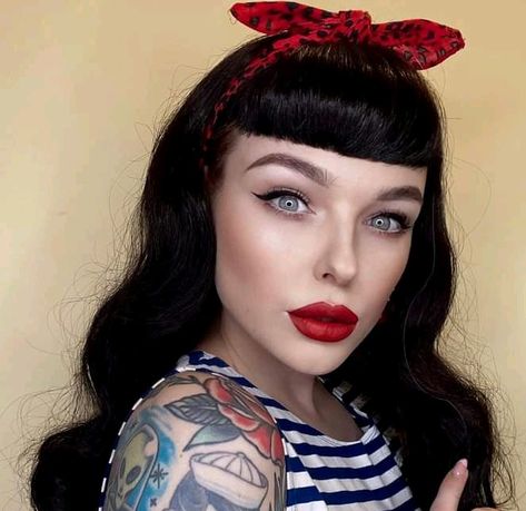 Rockabilly Bangs, Dita Von Teese Makeup, Retro Makeup Looks, Vintage Bangs, Betty Bangs, Celebrity Halloween, Biker Babe, Goth Hair, Tattooed Women