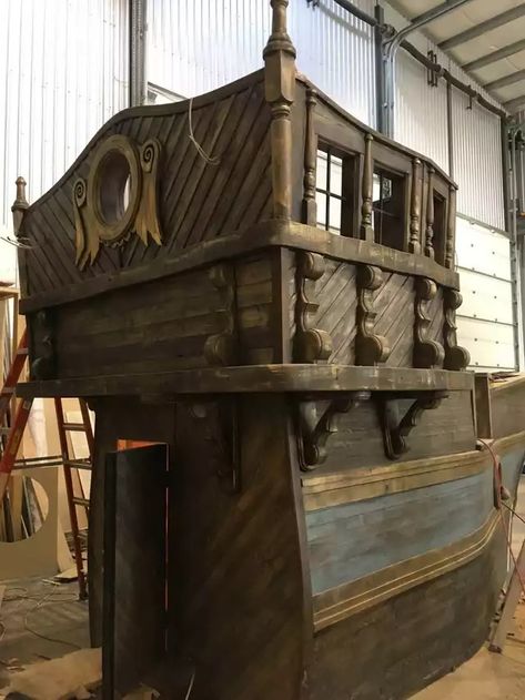 Pirate Treehouse, Build A Pirate Ship, Build A Pirate, Yard Playground, Ship Playhouse, Kids Pirate Ship, Pirate Ship Playhouse, Pirate Decorations, Pirate Halloween Decorations