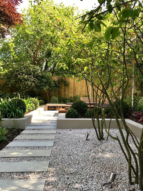 Sleek Outdoor Furniture, Contemporary Backyard, Contemporary Landscape Design, Pocket Garden, Contemporary Garden Design, Backyard Design Ideas, London Garden, Gravel Garden, Smart Garden