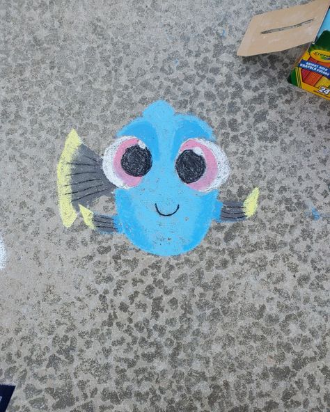 Chalk Art Cartoon Characters, Blue Chalk Art, Chalk Characters Easy, Disney Chalk Art Easy, Cute Chalk Ideas Easy, Chalk Art Characters, Simple Chalk Art Sidewalk, Cool Chalk Ideas, Chalk Characters