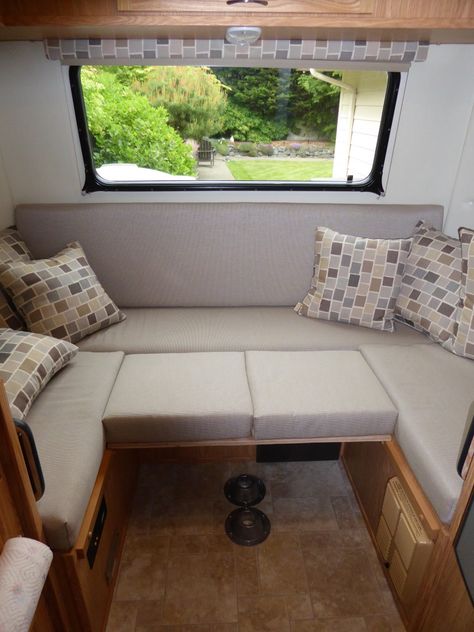 Idea to convert our dinette into a couch... plywood plank with extra cushions across the back Diy Rv Dinette Booth, Camper Dinette Ideas, Redo Camper, Curtains Installation, Renovation Camper, Airstream Makeover, U Couch, Rv Sofa Bed, Camper Table