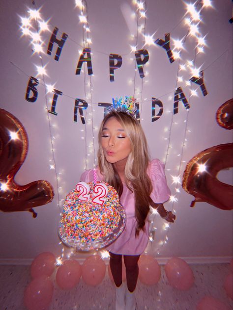 21st Birthday Picture Ideas, 22nd Birthday Ideas, 21st Birthday Pictures, 21st Birthday Themes, Wrong Answers Only, 21st Bday Ideas, 25th Birthday Parties, Happy 20th Birthday, 20th Birthday Party