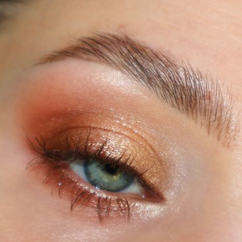 i have declared it Autumn 👩‍⚖️ you may now proceed w your fall-inspired looks @lawless dreamy dozen volume 2 PR @flowerknows_global brown mascara PR (discount code EMMA) @judydoll_official brow pen @benefitcosmetics gimme brow PR #autumnmakeup #eyeshadow #softeyemakeup #makeupinspo #warmnudes #eyeshadowlook #selftaughtmua #discoverunder50k Orange Brown Eyeshadow Looks, Terracota Makeup Looks, Eyeshadow Trends 2024, Orange And Brown Eyeshadow Looks, Simple Orange Makeup Looks, Gold Inspired Makeup, Red And Brown Makeup, Rust Makeup Look, Burnt Orange Eyeshadow Looks