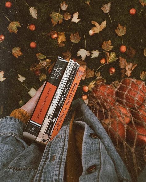 Bookstagram layout ideas Fotografi Vintage, Fall Mood Board, Fall Mood, Spooky Szn, Fall Inspiration, Fall Feels, Fall Inspo, Fall Time, Fall Pictures