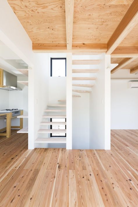 Hibarigaoka S house / Kaida Architecture Design Office Interior Stairs, Empty Room, House Stairs, Design Del Prodotto, Design Office, Style At Home, Staircase Design, Stairs Design, Home Fashion