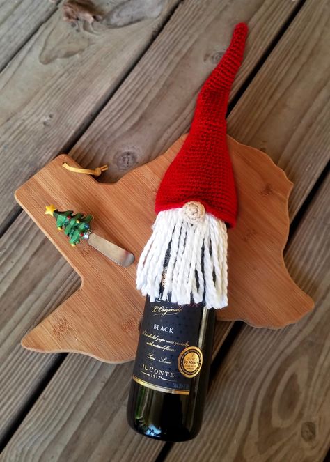 Wine Bottle Crochet, Wine Bottle Gnome, Bottle Crochet, Crochet Bottle Holder, Christmas Knomes, Pete The Cat Costume, Crochet Wine, Natural Homemade Soap, Bottle Cozy