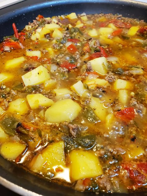 New Mexico Green Chile Stew - Easy DIY Recipes Pork Green Chili Stew New Mexico, Nm Green Chile Stew, Best Green Chili Stew, Crockpot Green Chili Stew, Shipwreck Stew Recipe, Mexican Winter Recipes, Green Chile Stew With Ground Beef, Green Chili Stew New Mexico, New Mexico Food Recipes