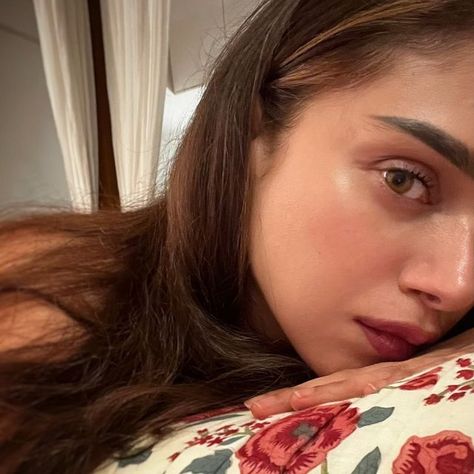 Actresses With Black Hair, Aditi Rao Hydari, Aditi Rao, Clear Glowing Skin, Beauty Smile, Girls Dp Stylish, Elegant Saree, Indian Aesthetic, July 2022