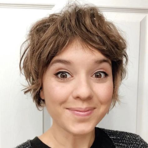 Shaggy Short Hair, Short Shag Hairstyles, Shaggy Haircuts, Corte Bob, Shaggy Hair, Short Shag, Wavy Haircuts, Messy Short Hair, Edgy Short Hair