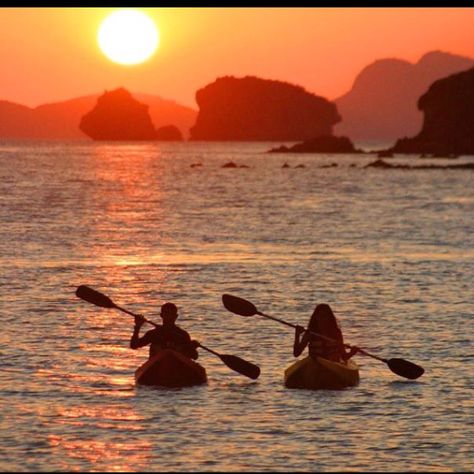 Philippines! Kayaking Aesthetic, White Water Kayak, Kayaking Tips, Salt Water Fishing, Kayak Camping, Camping Destinations, Kayak Tours, Summer Water, Sea Kayaking