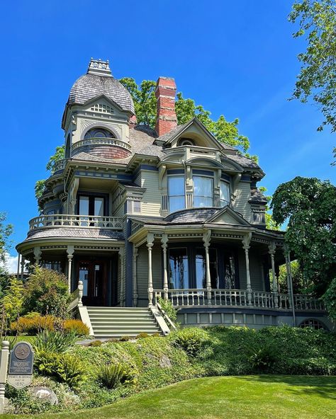 Houses On Wheels, Aesthetic Cottage Core, Cottagecore House, House On A Budget, Kitchen Cottage, Cottage Porch, Victorian Style Homes, Prefab Cabins, House Chores