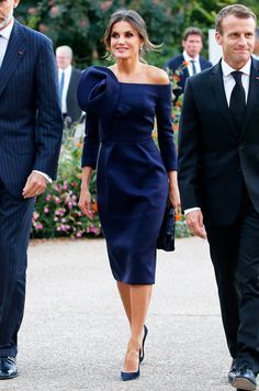 Blue Mother Of The Bride, Regal Style, Princess Letizia, Girls Attire, True Summer, Tea Length Wedding, Dramatic Classic, Style Royal, Estilo Real