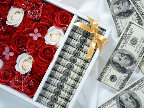 Gift , Flower , Money , love and prosperity Flowers And Money, Flower Money, Soap Flowers, Money Flowers, Money Bouquet, Birthday Money, Cash Box, Cash Gift, Happy Graduation