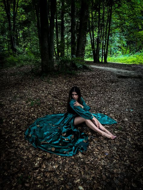 Green Dress Forest Photoshoot, Forest Princess Photoshoot, Forest Dress Photoshoot, Bamboo Forest Photoshoot, Nature Dress Forests, Green Senior Pictures, Forest Fashion Photography, Transformation Photoshoot, Woodland Goddess