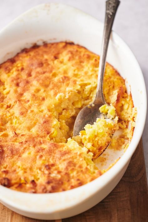 The Best EASY Corn Soufflé Recipe (Takes Just 5 Minutes To Prep) Cornbread Sufle, Easy Corn Souffle Recipe, Sweet Corn Souffle Recipe, Sweetcorn Souffle, Corn Souflee Recipes, Corn Sufle, Cornbread Souffle Recipe, Corn Souffle Jiffy, Broccoli Soufflé