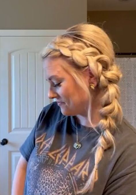 How To Do An Elsa Braid, Easy Elsa Braid, Frozen Elsa Hairstyle, Frozen Hairstyles For Kids, Toddler Elsa Hair, Elsa Braid Kids, Elsa Plait, Elsa Hairstyle Kids, Diy Elsa Hair