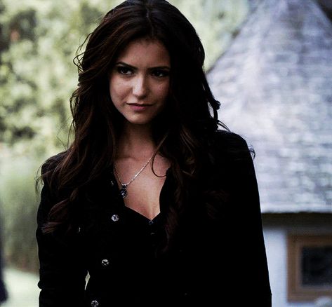 Katherine Aesthetic, The Vampire Diaries Characters, Katerina Petrova, Vampire Diaries Movie, Vampire Diaries Guys, Vampire Diaries Wallpaper, Vampire Diaries Damon, Vampire Diaries Funny, Vampire Diaries Cast