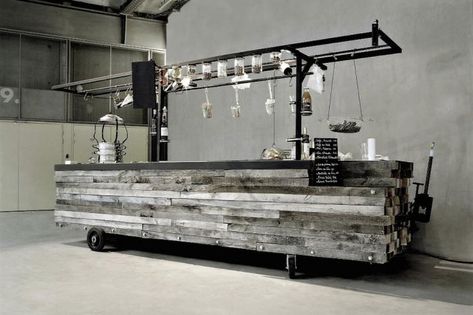 a portable kitchen allows you to take your sink with you! where? and more importantly, why? Bar Portable, Mobile Restaurant, Mobile Cafe, Portable Bar, Portable Kitchen, Food Cart, Mobile Bar, Interior Modern, The Ceiling