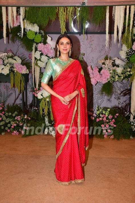 Aditi Rao Hydari grace Eka Lakhani and Ravi Bhagchandka's engagement party Aditi Rao Hydari Bridal Look, Eka Lakhani, Aditi Rao Hydari Saree, Aditi Rao Hydari Indian Outfits, Aditi Rao Hydari Indian, Aditi Rao Hydari, Aditi Rao, New Television, Me And Bae