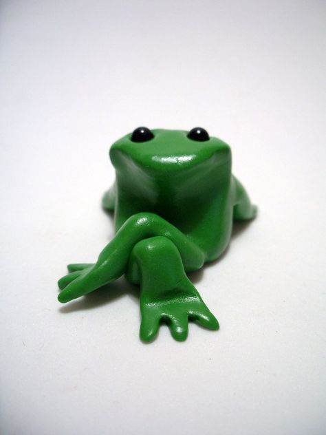 Clay Moulding, Frog Crafts, Ceramic Frogs, Sculpture Art Clay, Clay Diy Projects, Clay Crafts Air Dry, Pottery Crafts, Cute Clay, Clay Art Projects