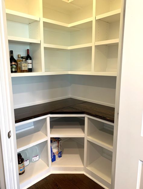 Built In Pantry Corner, Small Pantry Countertop, Small Pantry Design Layout, Small Pantry Remodel, Small Corner Pantry, Diy Pantry Makeover, Small Walk In Pantry, Corner Kitchen Pantry, Walk In Pantry Ideas