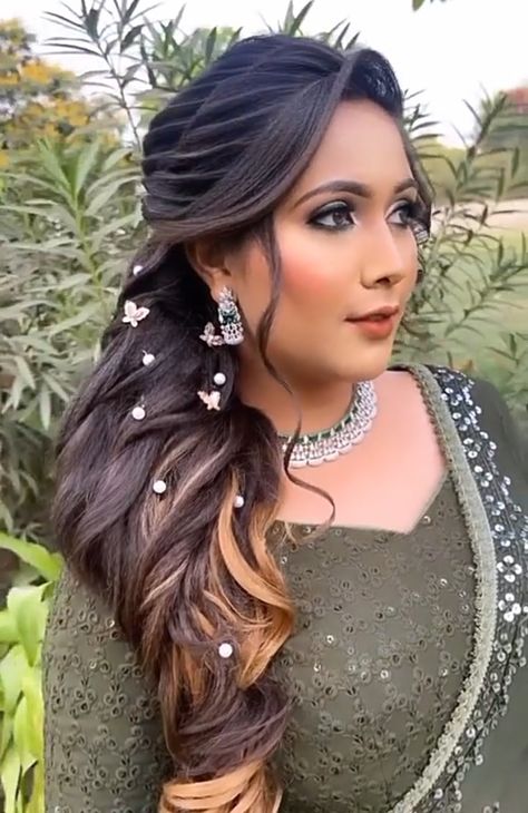 Bridal hairstyle| international hairstyle side choti | beautiful decoration hair | hairstyle ideas curly hair Indian Wedding Hairstyles Side Part, Reception Hairstyles Front View, Side Partition Hairstyles Indian Wedding, Front Variation Hairstyle Indian, Side Partition Hairstyles, Hairstyles For Engagement Indian, Hairstyle Reception, International Hairstyles, Reception Hairstyles Indian