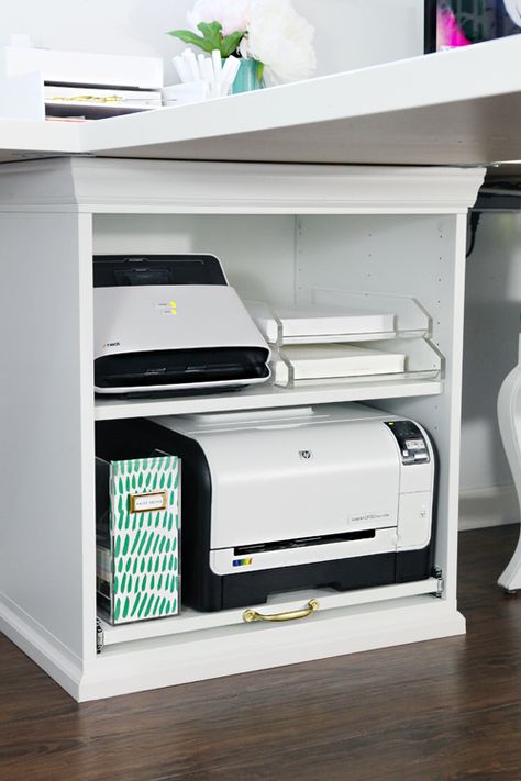 IKEA Hack pour ranger l'imprimante dans le bureau (iheartorganizing) Rolling Shelf, Ikea Small Spaces, Printer Storage, Printer Cart, Ikea Stuva, Ikea Desk Hack, Desk Hacks, Ikea Office, Hack Ikea