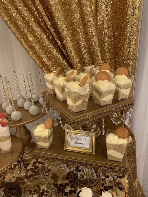 Gold Aesthetic Party Decor, White And Gold Centerpiece, Cute Golden Birthday Ideas, Gold Party Ideas Golden Birthday, Gold Party Decorations Aesthetic, All White And Gold Party, Gold Snacks For Party, Gold Birthday Food Ideas, All Gold Birthday Party