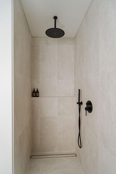 Natural Stone Tile Shower Ideas, Sand Tile Bathroom Ideas, Floor To Ceiling Tiles Bathroom, Floor To Ceiling Tiled Bathrooms, Large Neutral Bathroom Tile, Small Designer Bathroom, Bathroom Tile Ceiling, Plain Bathroom Ideas, Bathroom Travertine Tile Ideas