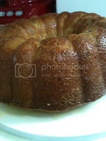 Crown Royal Cake, Crown Royal Recipes, Whiskey Cake Recipe, Crown Royal Drinks, Alcohol Cake, Royal Cakes, Whiskey Cake, Butter Glaze, Boozy Desserts