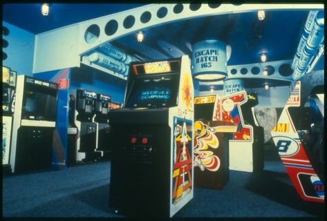 SpacePort Arcade located in the Shore Mall, Pleasantville, NJ. The #1 kids hangout back then. Arcade Video Games, Arcade Cabinet, Vintage Video Games, Free City, School Videos, Classic Video Games, Retro Arcade, Arcade Machine, Training Video