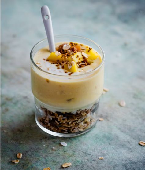 Unlock the Power of Bee Pollen: Health Benefits & How to Eat It Benefits Of Bee Pollen, Elderberry Gummies, Vitamin C And Zinc, Elderberry Syrup, Morning Smoothie, Local Honey, Bee Pollen, Natural Insect Repellant, Homemade Granola